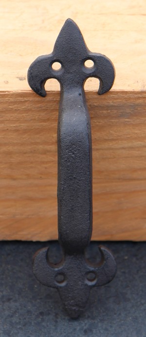 HG711 gietijzeren handgreep Franse lelie 17,5cm donkerbruin