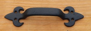 HG711 gietijzeren handgreep Franse lelie 17,5cm donkerbruin